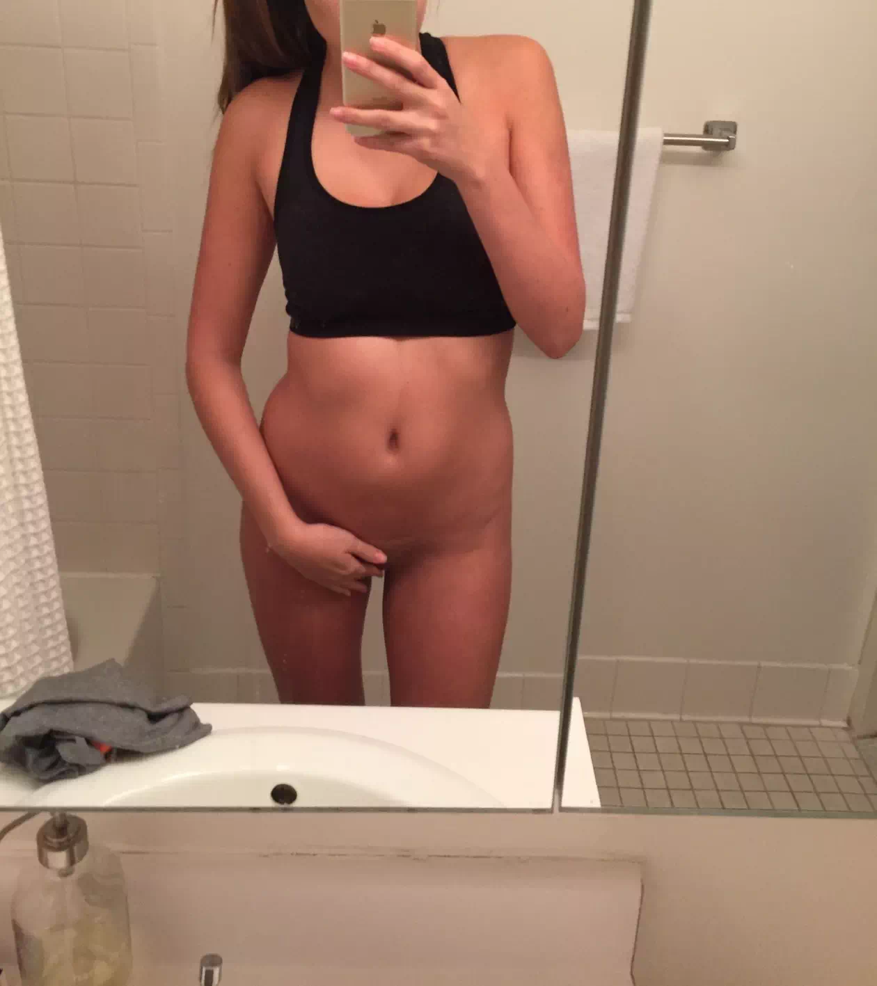 Selfies d'une JF sexy qui donne envie de sortir sa bite