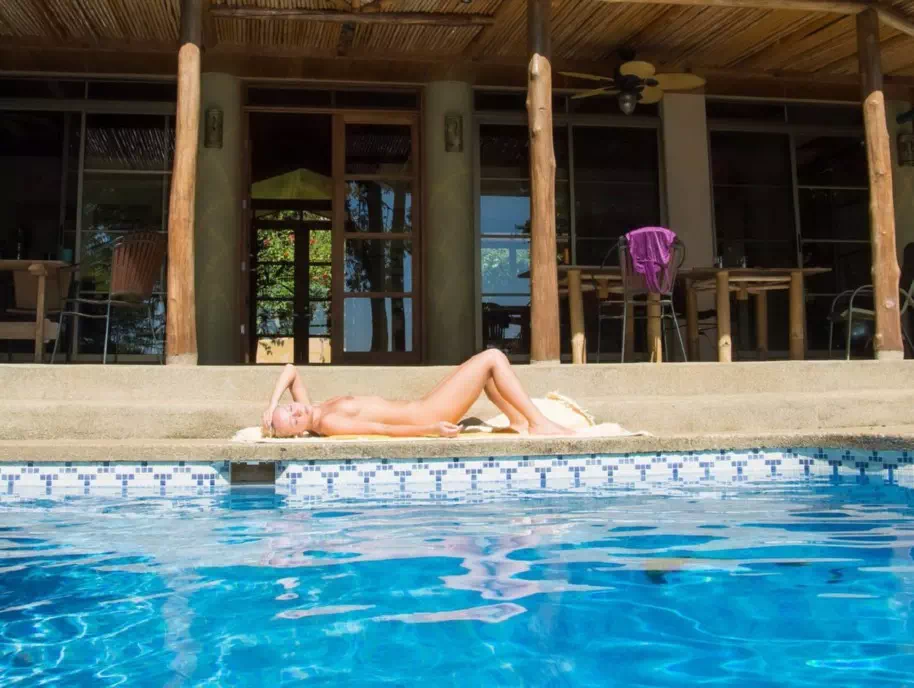 Blonde exhibe au Costa Rica passe des vacances chaudes Partie 4