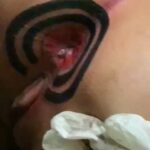 Une autre vidéo du tatouage du tour de la rondelle