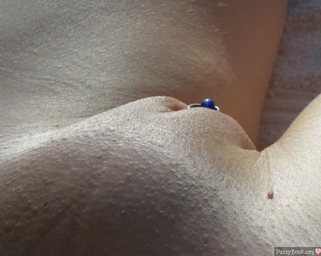 Piercing intime en photos de près pour les amateurs du genre